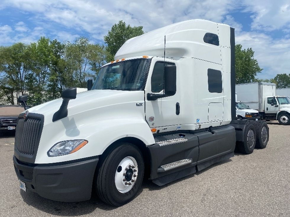 Sleeper Tractor-Heavy Duty Tractors-International-2022-LT625-Brooklyn Park-MN-477,200\n\t\tmiles-$ 62,500 - Image 3