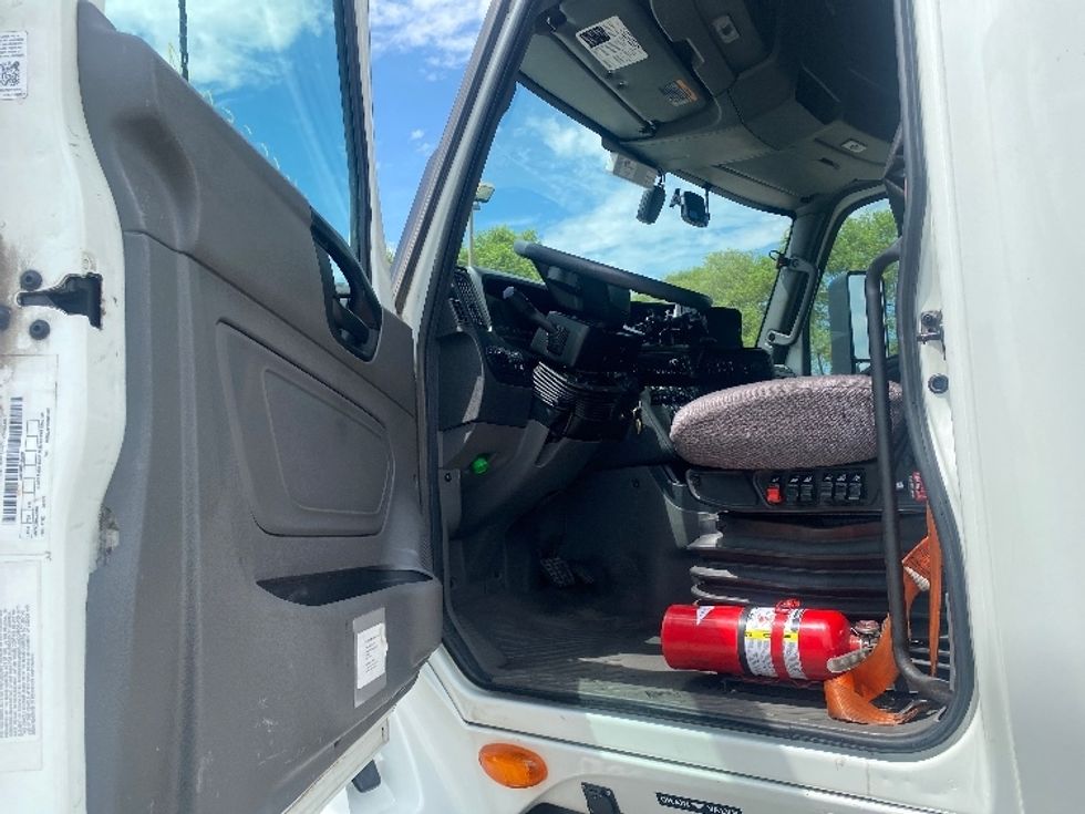 Sleeper Tractor-Heavy Duty Tractors-International-2022-LT625-Brooklyn Park-MN-477,200\n\t\tmiles-$ 62,500 - Image 9