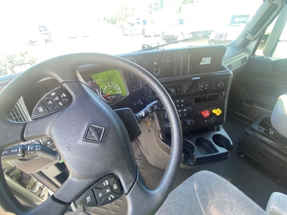 Sleeper Tractor-Heavy Duty Tractors-International-2022-LT625-Brooklyn Park-MN-567,865\n\t\tmiles-$ 55,250 - Image 10