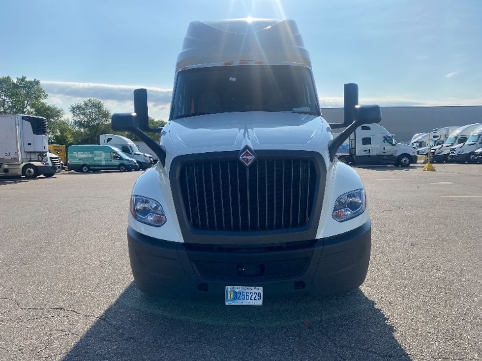 Sleeper Tractor-Heavy Duty Tractors-International-2022-LT625-Brooklyn Park-MN-567,865\n\t\tmiles-$ 55,250 - Image 2