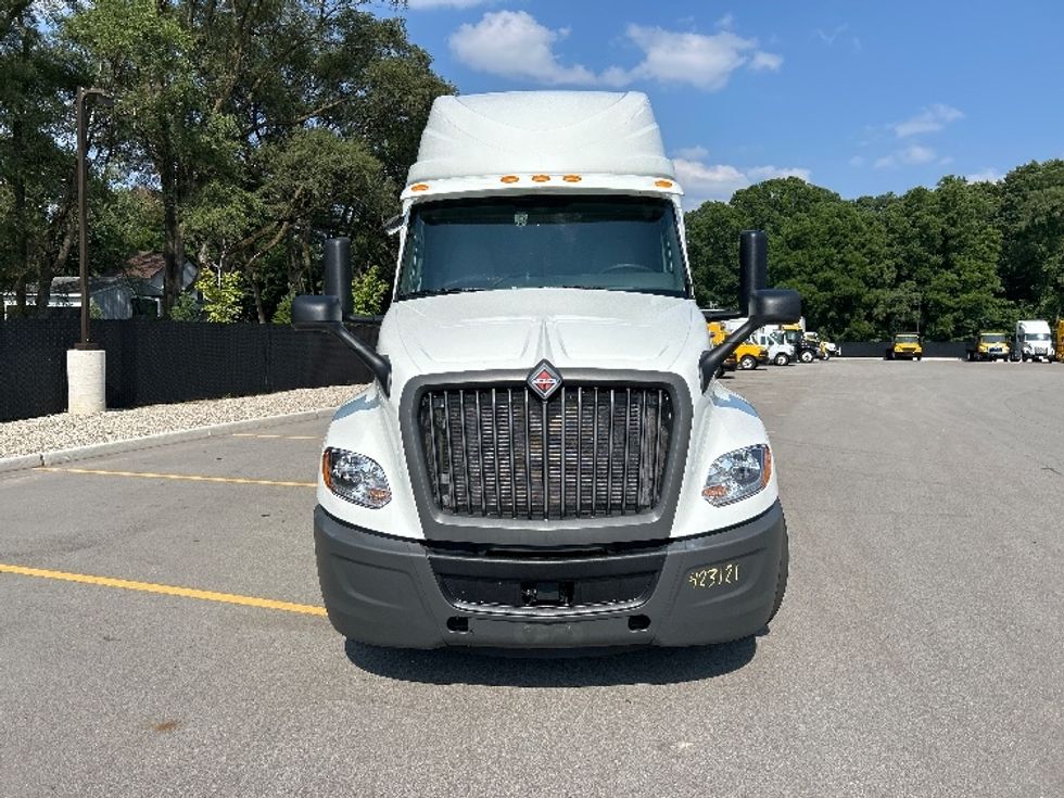 2022 International LT625 LT photo 2