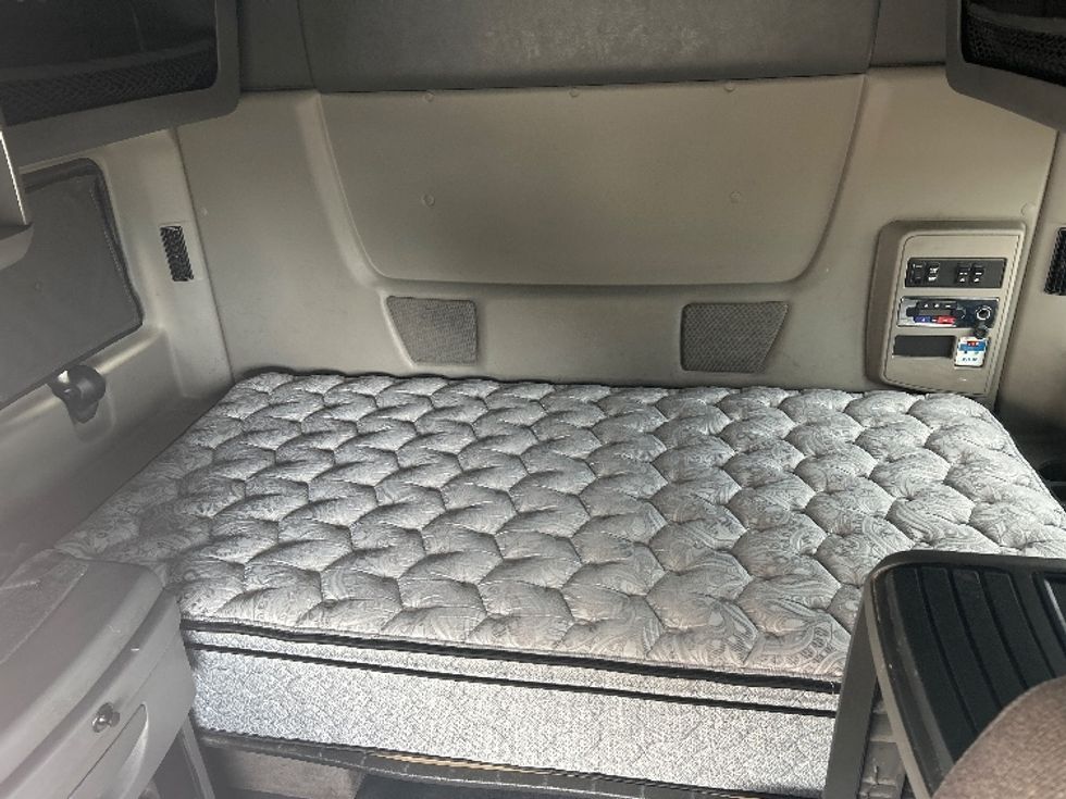 Sleeper Tractor-Heavy Duty Tractors-International-2022-LT625-Byron Center-MI-501,480\n\t\tmiles-$ 46,250 - Image 16