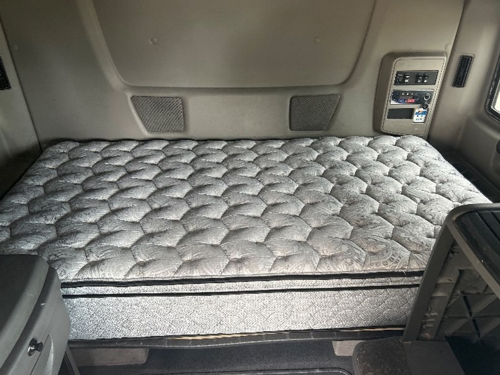 Sleeper Tractor-Heavy Duty Tractors-International-2022-LT625-Byron Center-MI-501,480\n\t\tmiles-$ 46,250 - Image 17