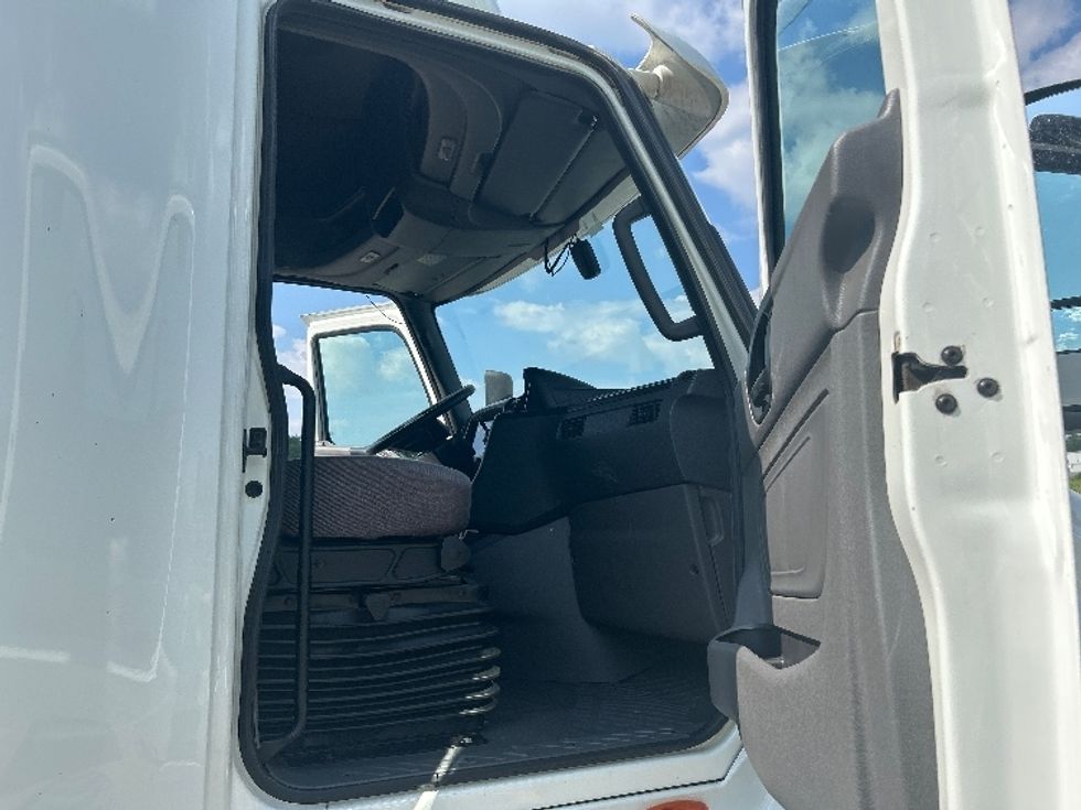 Sleeper Tractor-Heavy Duty Tractors-International-2022-LT625-Byron Center-MI-501,582\n\t\tmiles-$ 46,250 - Image 13