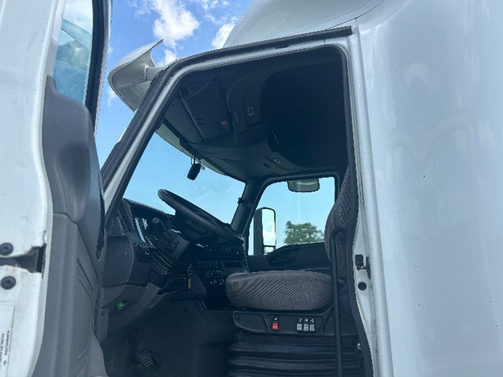 Sleeper Tractor-Heavy Duty Tractors-International-2022-LT625-Byron Center-MI-501,582\n\t\tmiles-$ 46,250 - Image 9