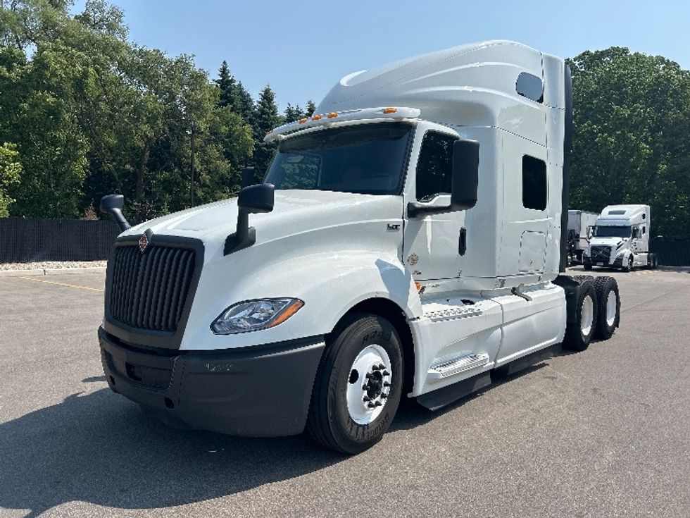 Sleeper Tractor-Heavy Duty Tractors-International-2022-LT625-Byron Center-MI-518,095\n\t\tmiles-$ 45,250 - Image 3