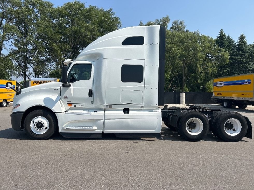 Sleeper Tractor-Heavy Duty Tractors-International-2022-LT625-Byron Center-MI-518,095\n\t\tmiles-$ 45,250 - Image 4