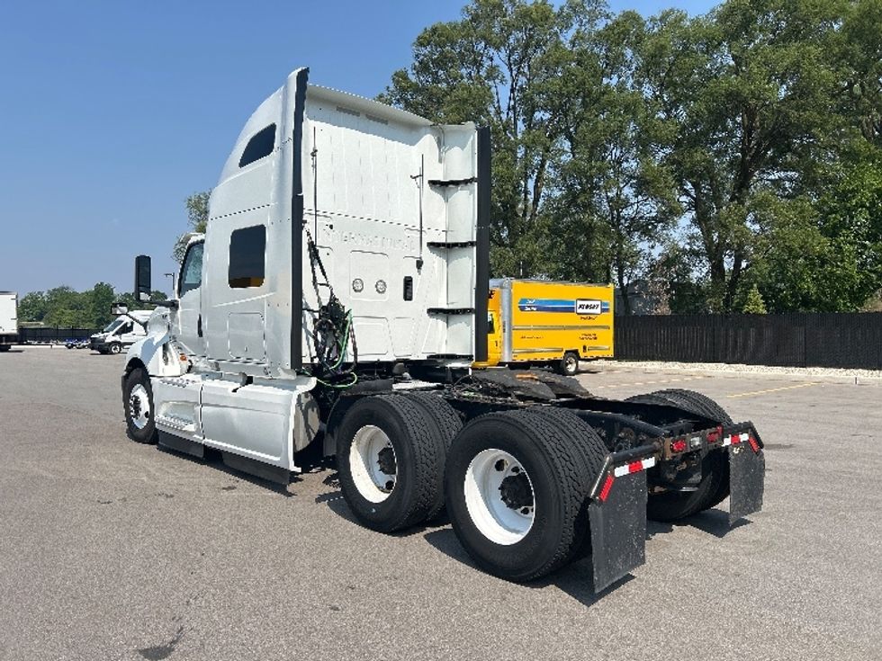 Sleeper Tractor-Heavy Duty Tractors-International-2022-LT625-Byron Center-MI-518,095\n\t\tmiles-$ 45,250 - Image 5