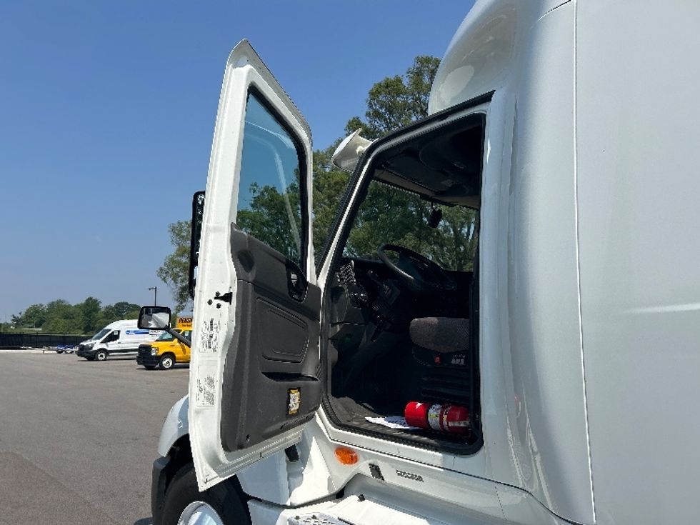 Sleeper Tractor-Heavy Duty Tractors-International-2022-LT625-Byron Center-MI-518,095\n\t\tmiles-$ 45,250 - Image 9