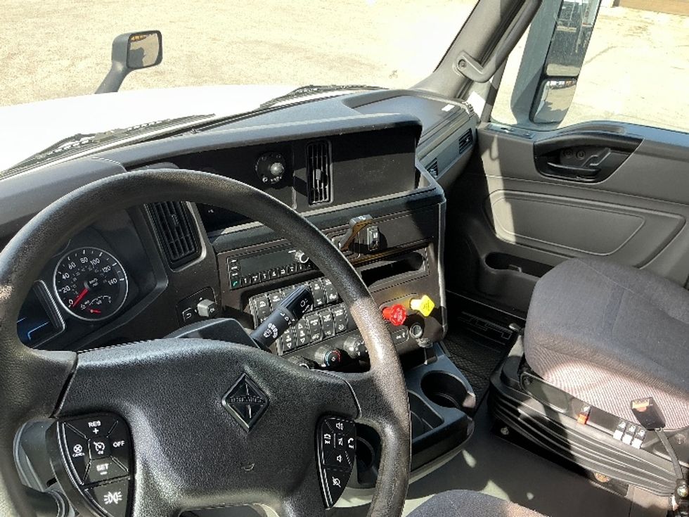 Sleeper Tractor-Heavy Duty Tractors-International-2022-LT625-Calgary-AB-436,635\n\t\tkm-$ 79,500 - Image 10