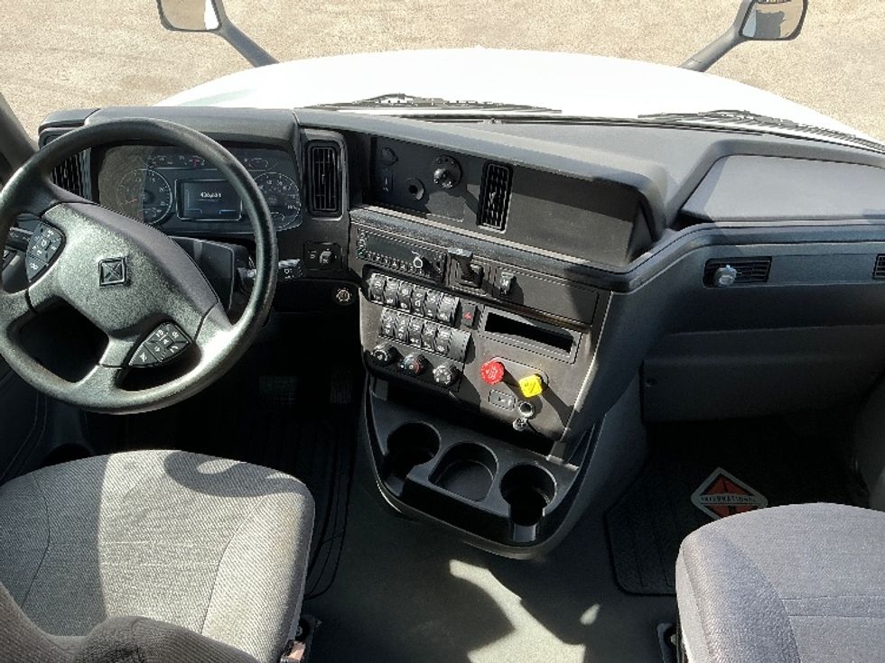 Sleeper Tractor-Heavy Duty Tractors-International-2022-LT625-Calgary-AB-436,635\n\t\tkm-$ 79,500 - Image 12