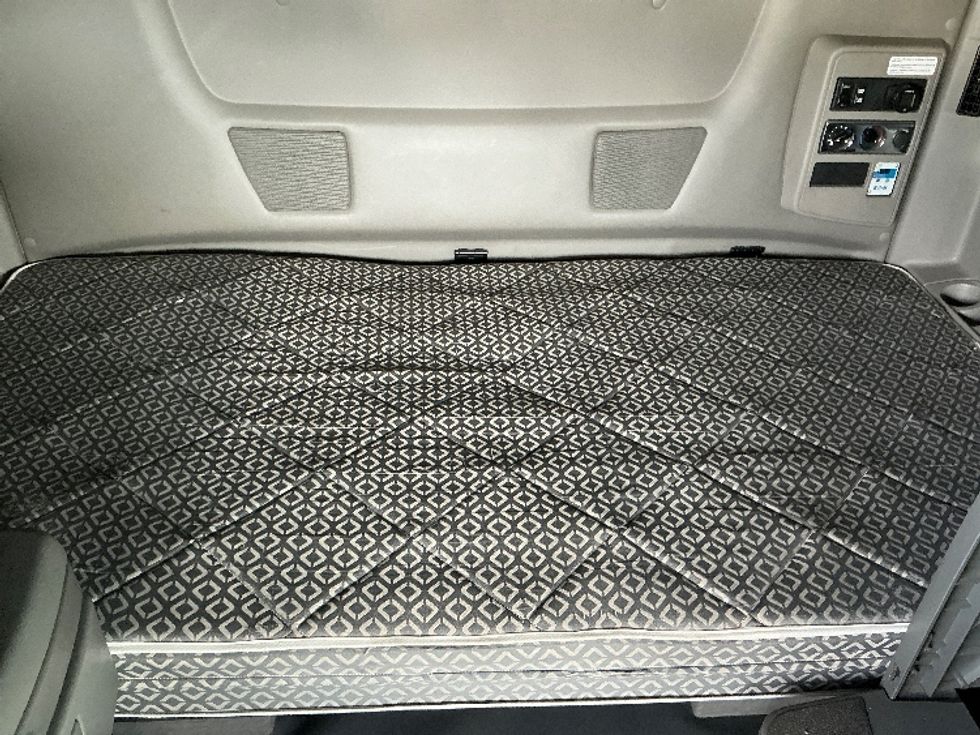 Sleeper Tractor-Heavy Duty Tractors-International-2022-LT625-Calgary-AB-436,635\n\t\tkm-$ 79,500 - Image 16