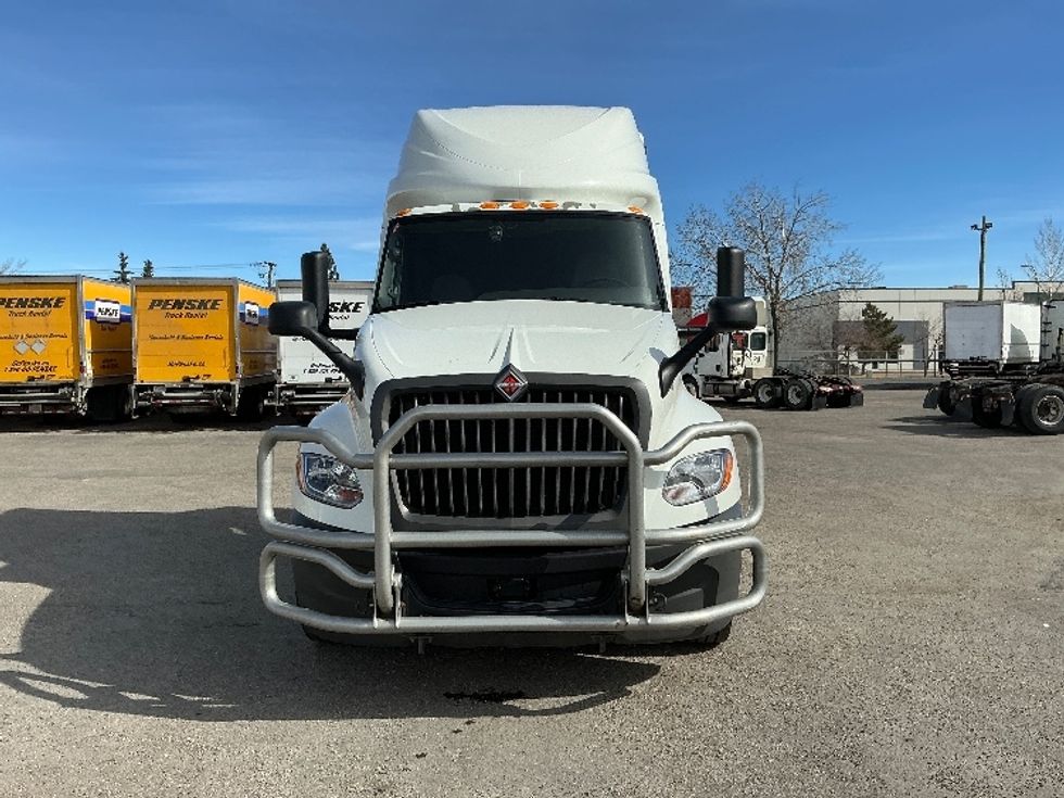 Sleeper Tractor-Heavy Duty Tractors-International-2022-LT625-Calgary-AB-436,635\n\t\tkm-$ 79,500 - Image 2