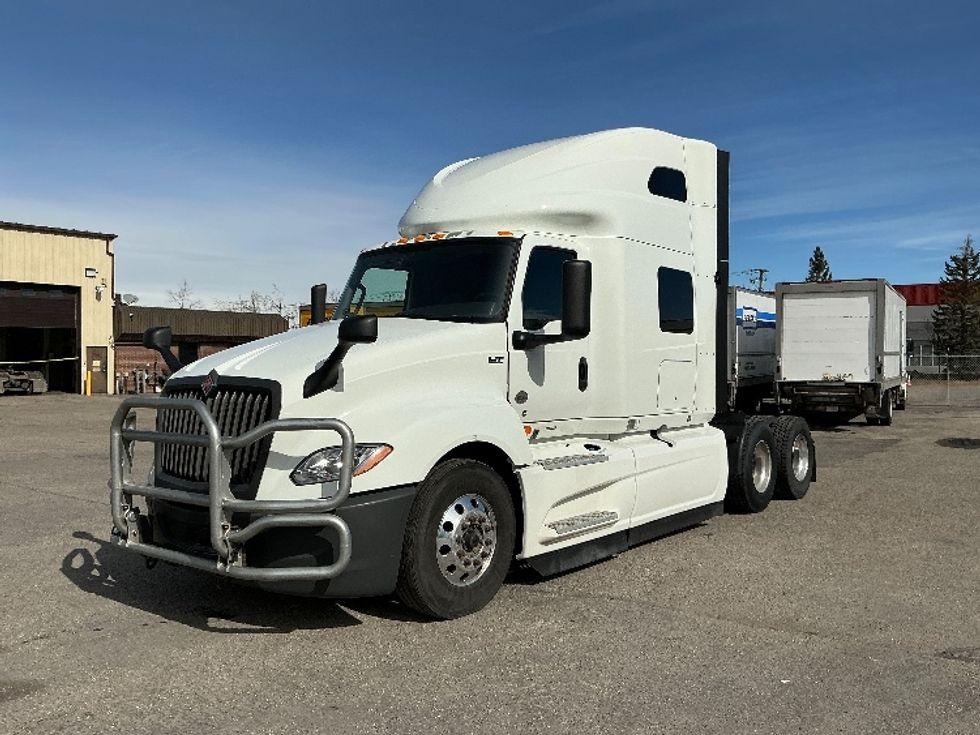 Sleeper Tractor-Heavy Duty Tractors-International-2022-LT625-Calgary-AB-436,635\n\t\tkm-$ 79,500 - Image 3