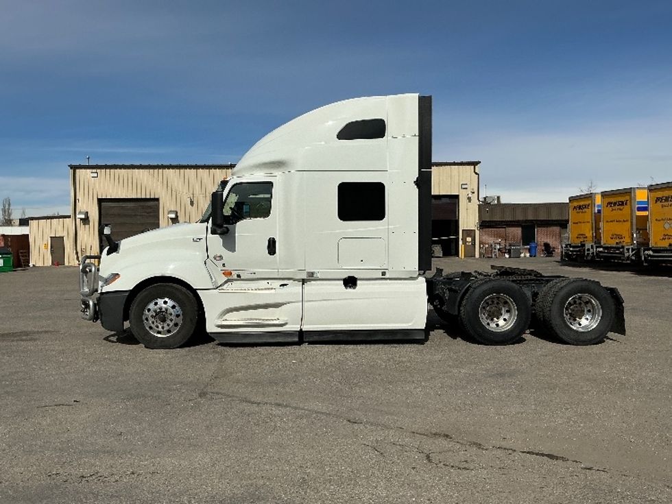 Sleeper Tractor-Heavy Duty Tractors-International-2022-LT625-Calgary-AB-436,635\n\t\tkm-$ 79,500 - Image 4