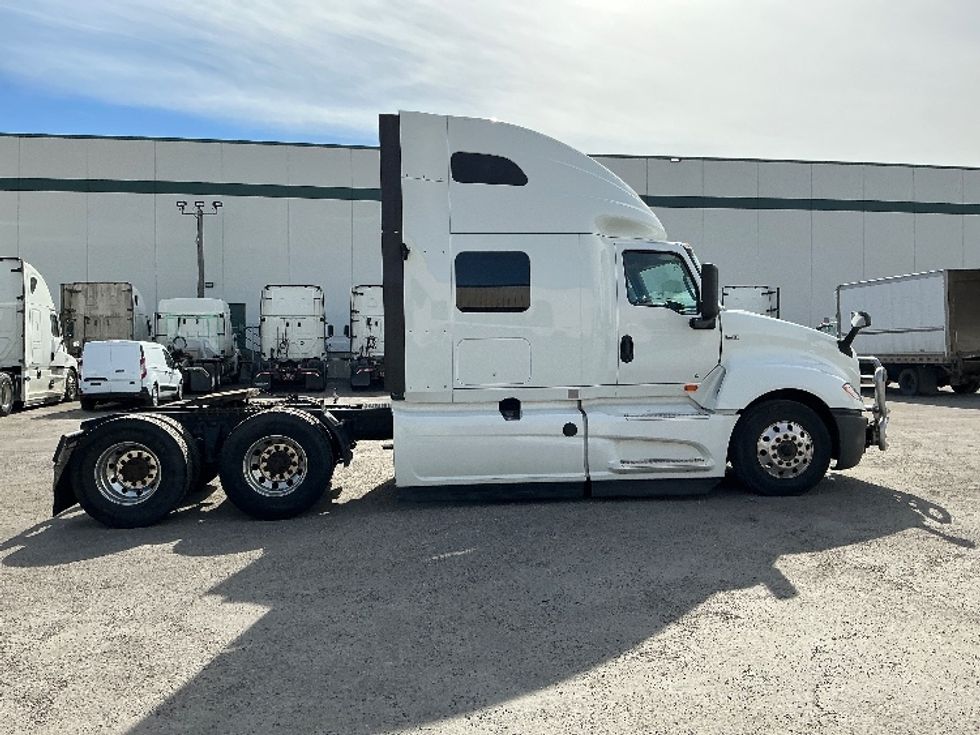 Sleeper Tractor-Heavy Duty Tractors-International-2022-LT625-Calgary-AB-436,635\n\t\tkm-$ 79,500 - Image 8