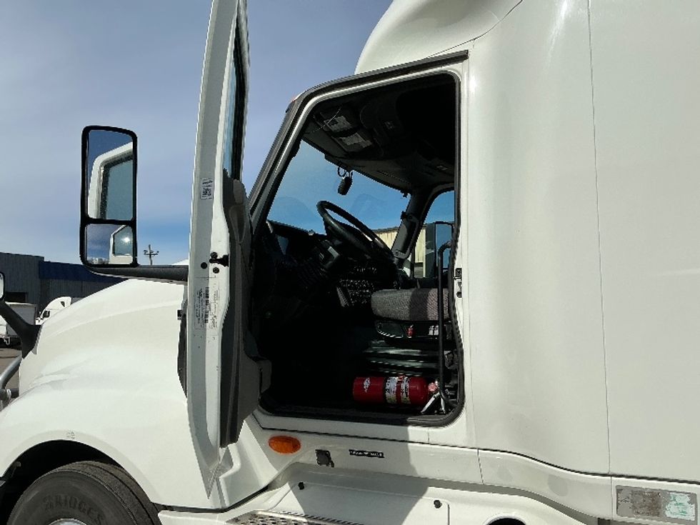 Sleeper Tractor-Heavy Duty Tractors-International-2022-LT625-Calgary-AB-436,635\n\t\tkm-$ 79,500 - Image 9