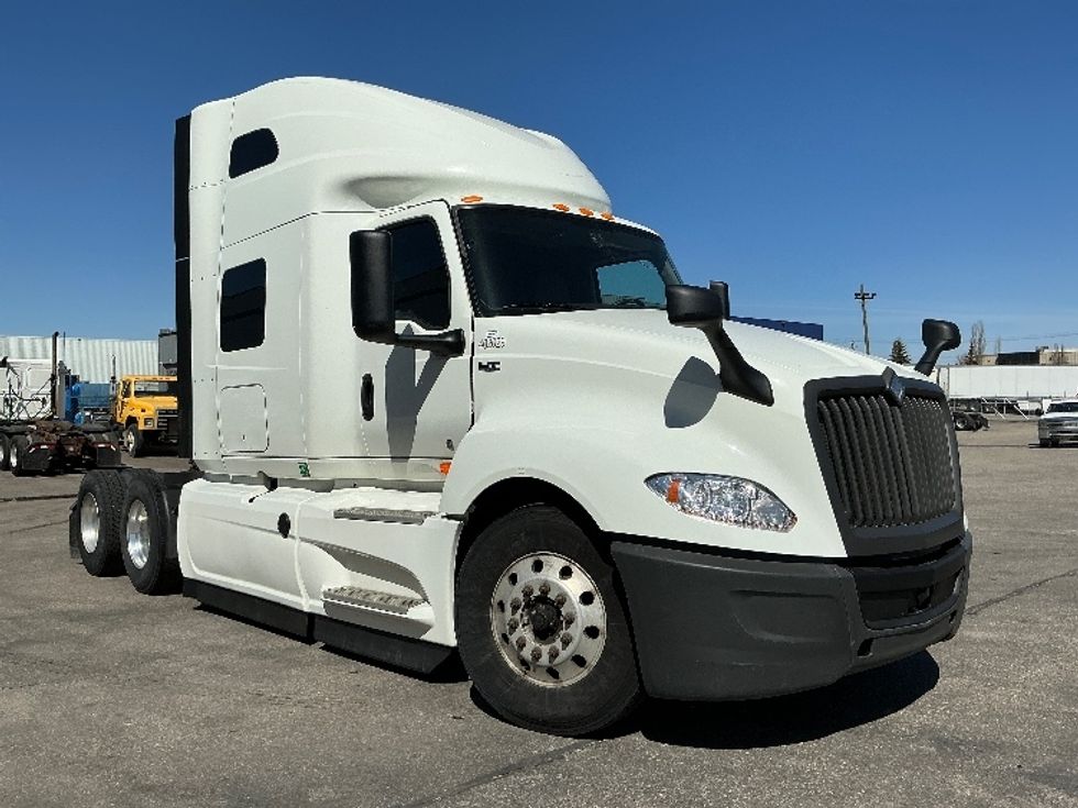 Sleeper Tractor-Heavy Duty Tractors-International-2022-LT625-Calgary-AB-733,653\n\t\tkm-$ 76,000 - Image 1