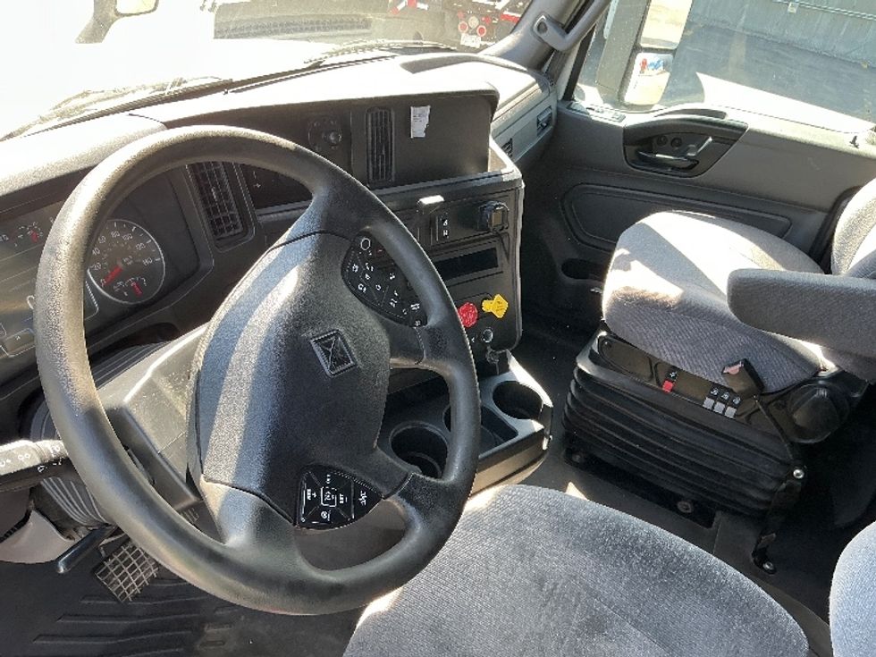 Sleeper Tractor-Heavy Duty Tractors-International-2022-LT625-Calgary-AB-733,653\n\t\tkm-$ 76,000 - Image 10