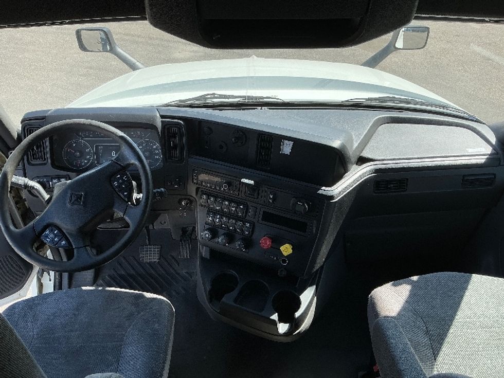 Sleeper Tractor-Heavy Duty Tractors-International-2022-LT625-Calgary-AB-733,653\n\t\tkm-$ 76,000 - Image 12