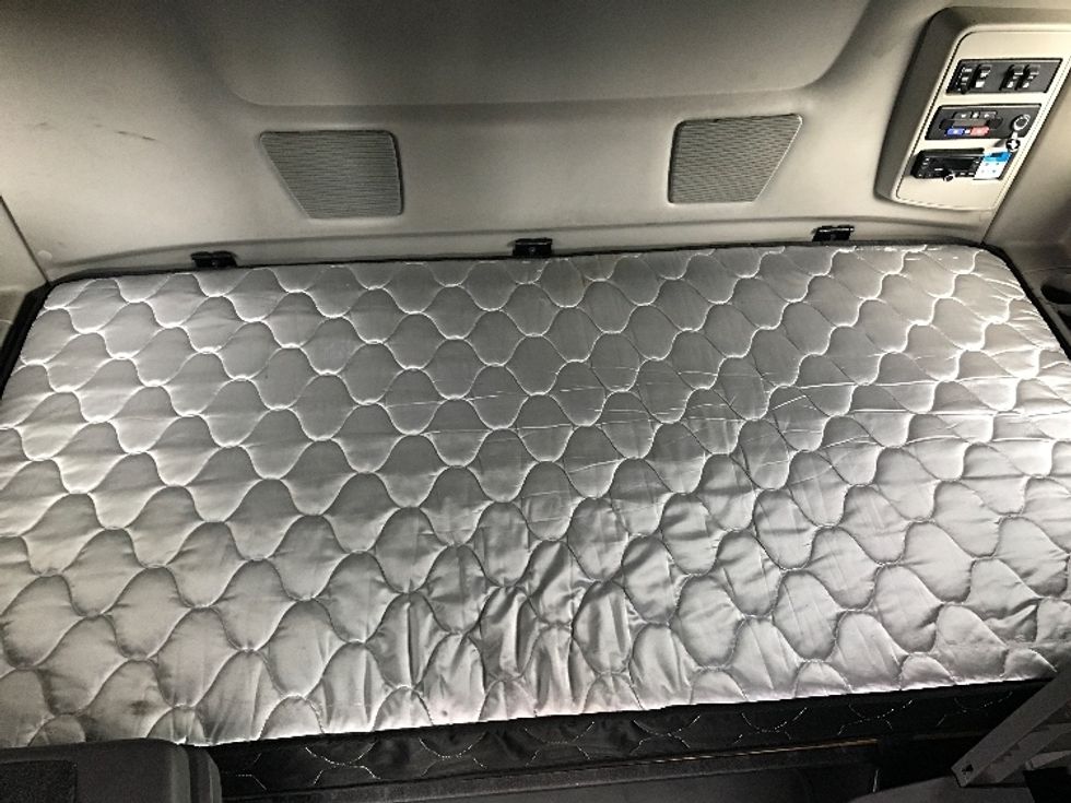 Sleeper Tractor-Heavy Duty Tractors-International-2022-LT625-Central Islip-NY-347,249\n\t\tmiles-$ 70,000 - Image 17