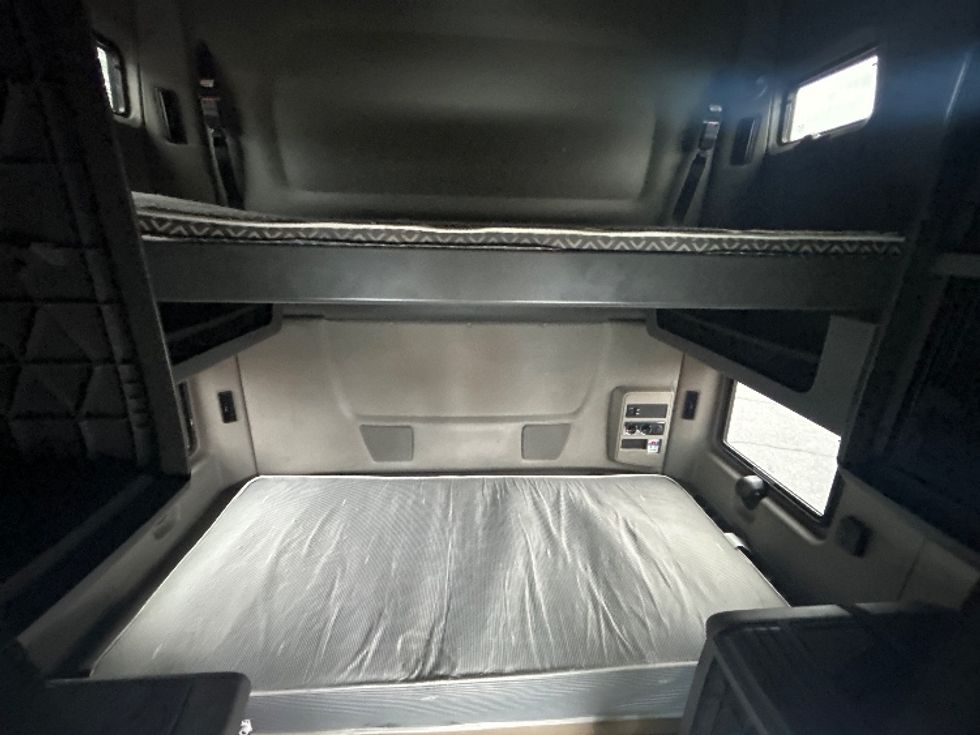 Sleeper Tractor-Heavy Duty Tractors-International-2022-LT625-Charlotte-NC-478,396\n\t\tmiles-$ 57,500 - Image 16