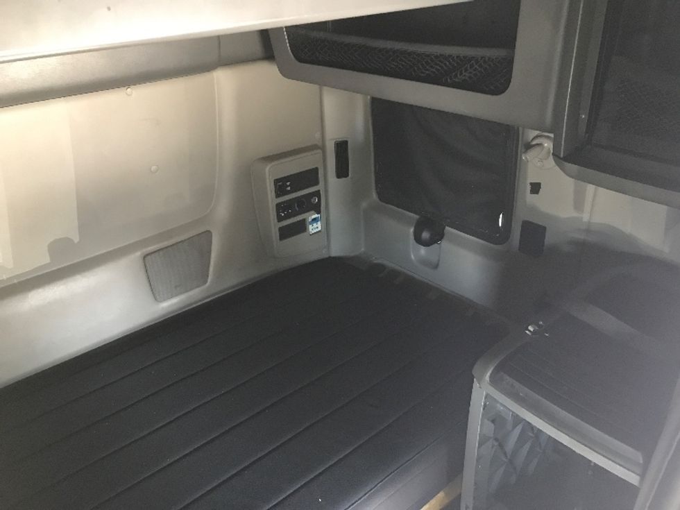 Sleeper Tractor-Heavy Duty Tractors-International-2022-LT625-Charlotte-NC-513,504\n\t\tmiles-$ 71,750 - Image 18