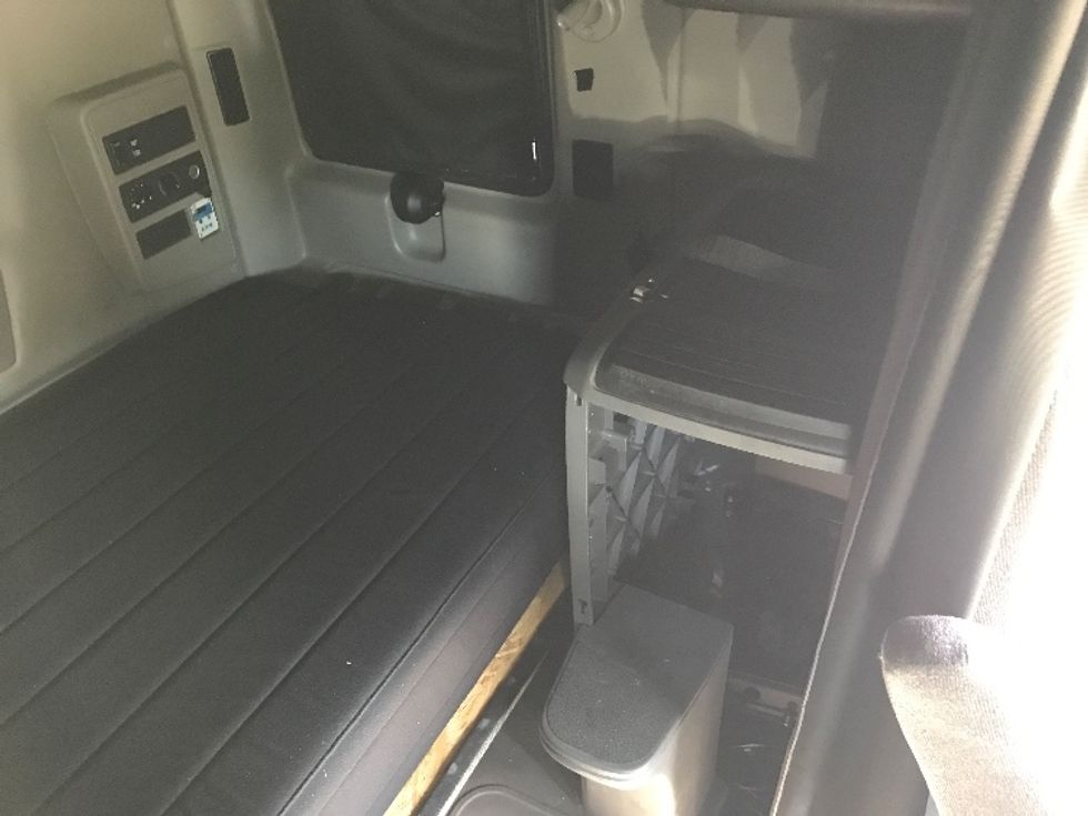 Sleeper Tractor-Heavy Duty Tractors-International-2022-LT625-Charlotte-NC-513,504\n\t\tmiles-$ 71,750 - Image 24