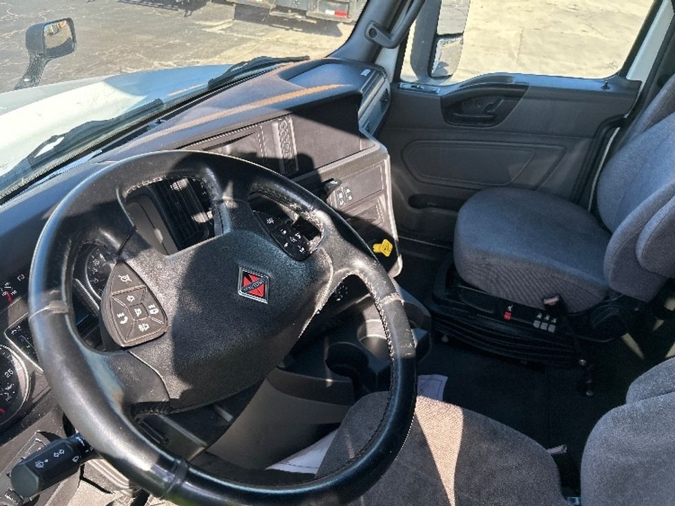 Sleeper Tractor-Heavy Duty Tractors-International-2022-LT625-Chicago (Melrose Park)-IL-245,295\n\t\tmiles-$ 77,000 - Image 10