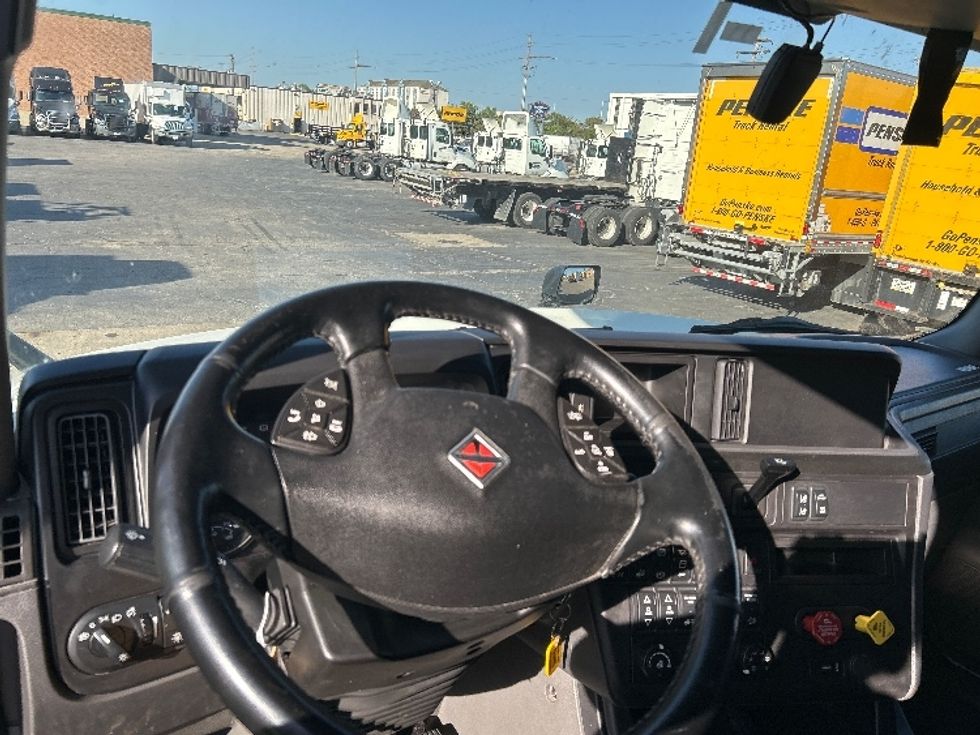 Sleeper Tractor-Heavy Duty Tractors-International-2022-LT625-Chicago (Melrose Park)-IL-245,295\n\t\tmiles-$ 77,000 - Image 11