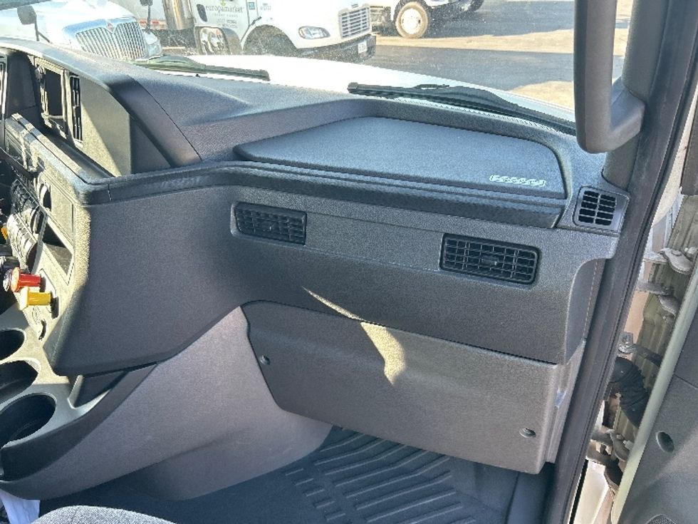 Sleeper Tractor-Heavy Duty Tractors-International-2022-LT625-Chicago (Melrose Park)-IL-245,295\n\t\tmiles-$ 77,000 - Image 14