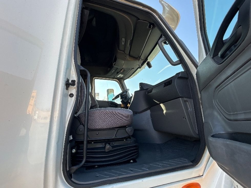 Sleeper Tractor-Heavy Duty Tractors-International-2022-LT625-Chicago (Melrose Park)-IL-245,295\n\t\tmiles-$ 77,000 - Image 15