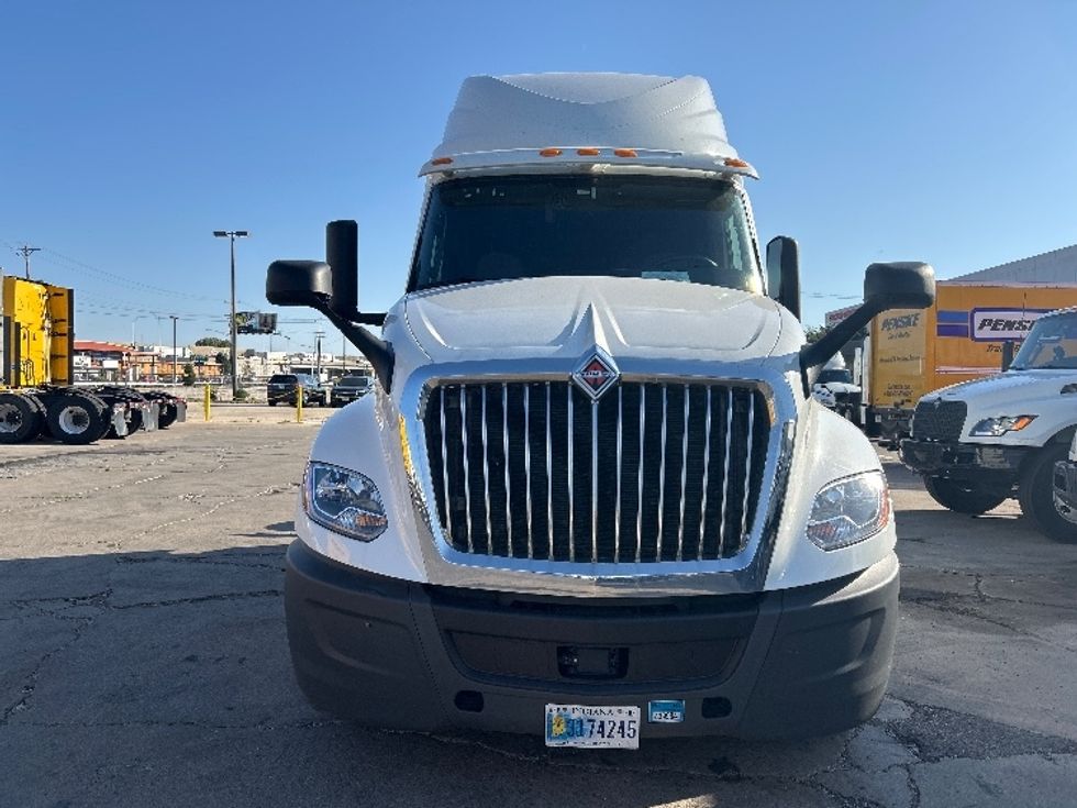 Sleeper Tractor-Heavy Duty Tractors-International-2022-LT625-Chicago (Melrose Park)-IL-245,295\n\t\tmiles-$ 77,000 - Image 2