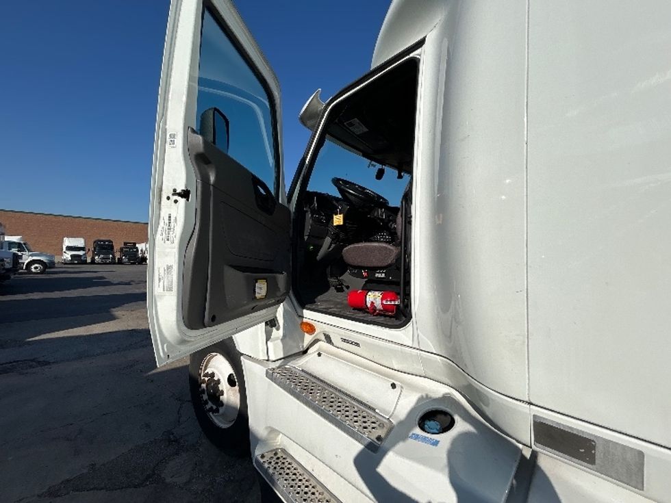 Sleeper Tractor-Heavy Duty Tractors-International-2022-LT625-Chicago (Melrose Park)-IL-245,295\n\t\tmiles-$ 77,000 - Image 9