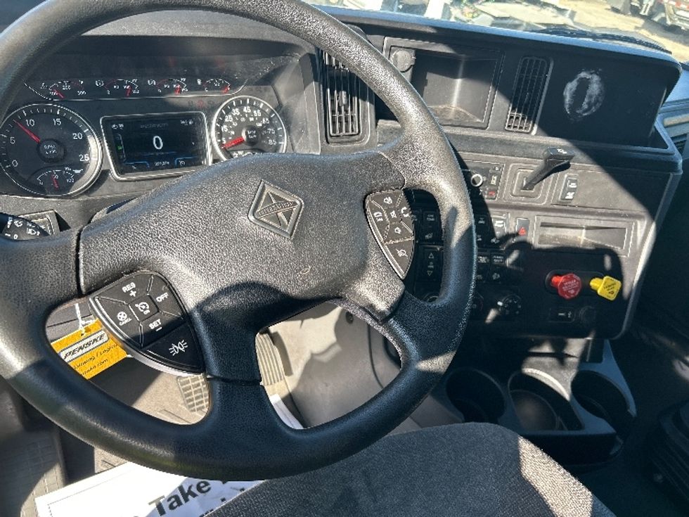 Sleeper Tractor-Heavy Duty Tractors-International-2022-LT625-Chicago (Melrose Park)-IL-329,216\n\t\tmiles-$ 68,000 - Image 11