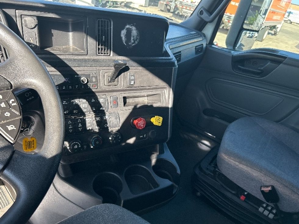 Sleeper Tractor-Heavy Duty Tractors-International-2022-LT625-Chicago (Melrose Park)-IL-329,216\n\t\tmiles-$ 68,000 - Image 12