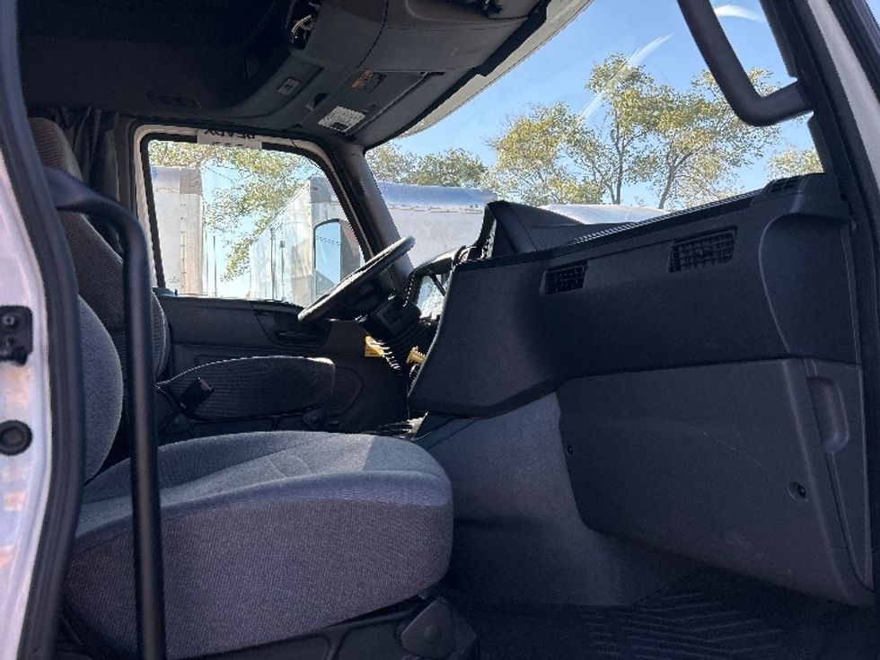 Sleeper Tractor-Heavy Duty Tractors-International-2022-LT625-Chicago (Melrose Park)-IL-329,216\n\t\tmiles-$ 68,000 - Image 15