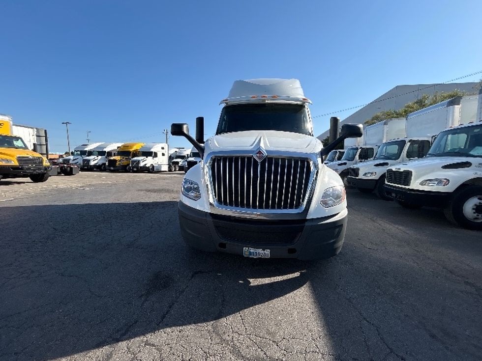 2022 International LT625 LT photo 2