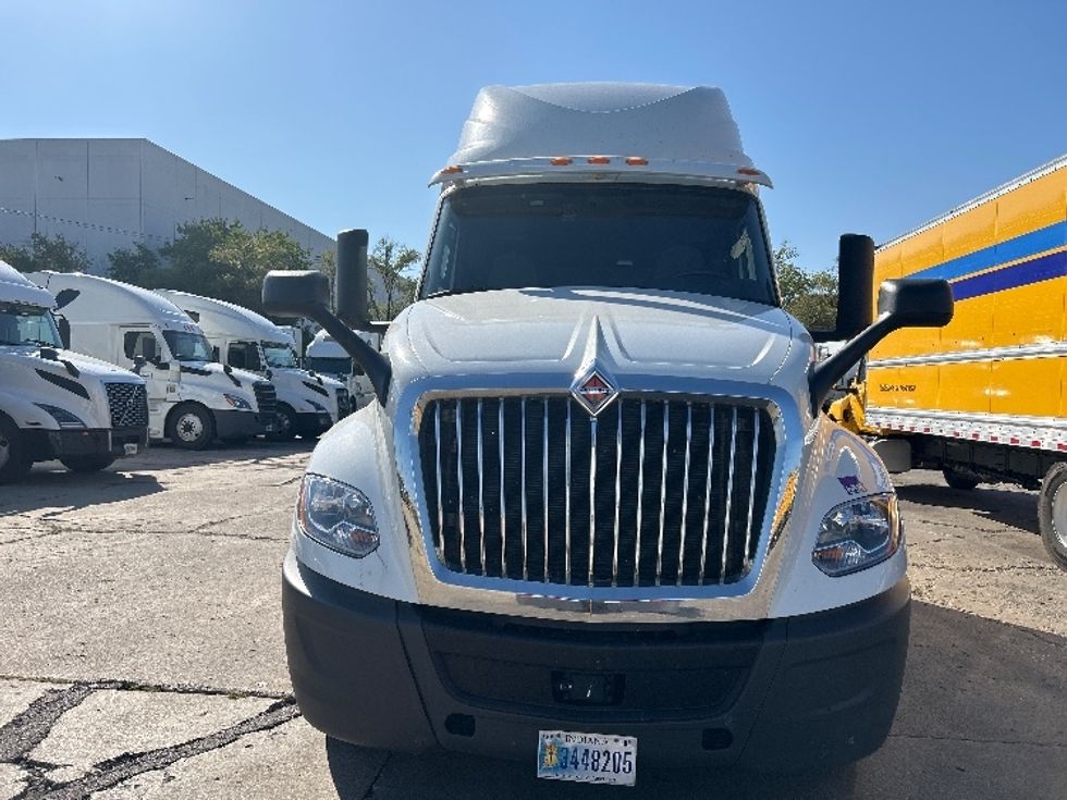 2022 International LT625 LT photo 2