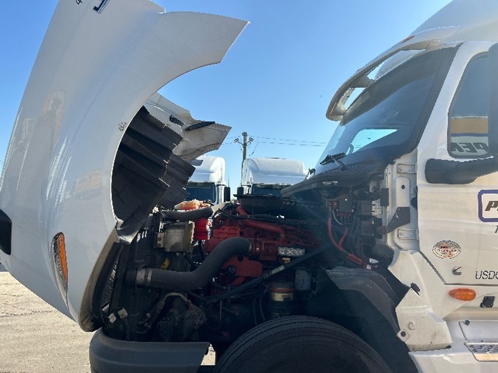 2022 International LT625 LT photo 18