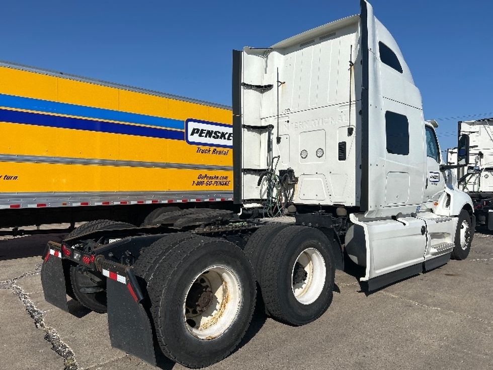 2022 International LT625 LT photo 7