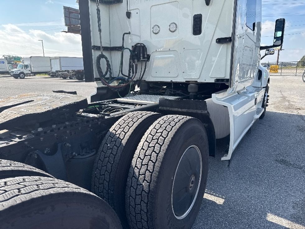 Sleeper Tractor-Heavy Duty Tractors-International-2022-LT625-Chino-CA-406,448\n\t\tmiles-$ 73,000 - Image 19
