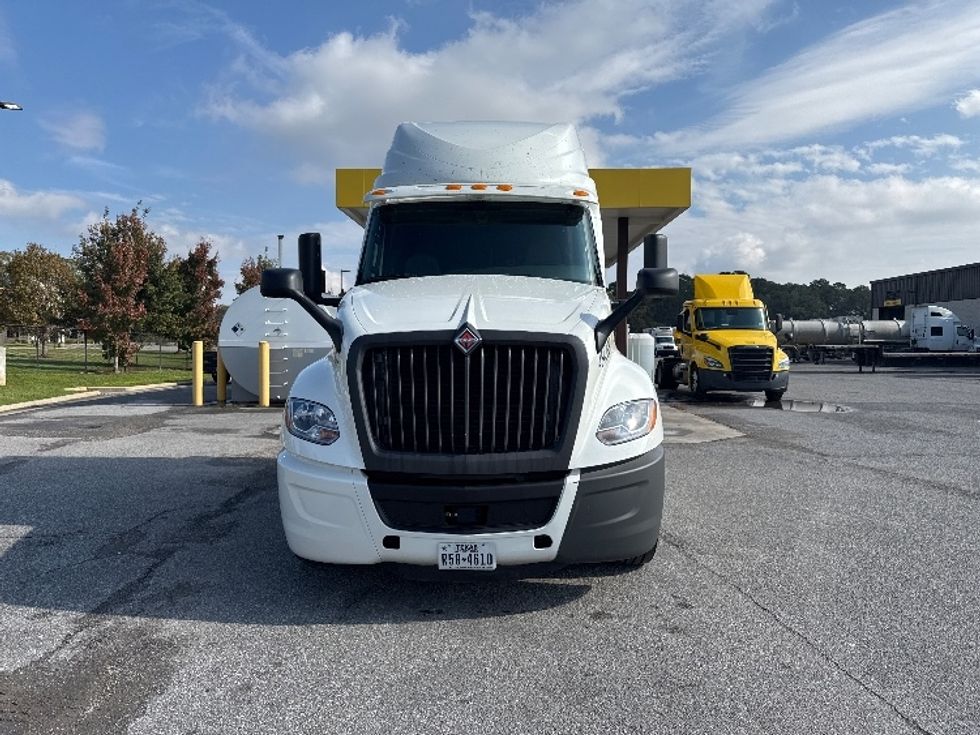 Sleeper Tractor-Heavy Duty Tractors-International-2022-LT625-Chino-CA-406,448\n\t\tmiles-$ 73,000 - Image 2