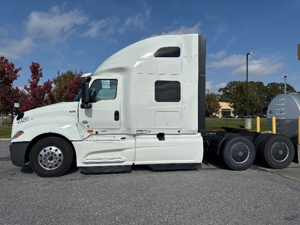 Sleeper Tractor-Heavy Duty Tractors-International-2022-LT625-Chino-CA-406,448\n\t\tmiles-$ 73,000 - Image 4