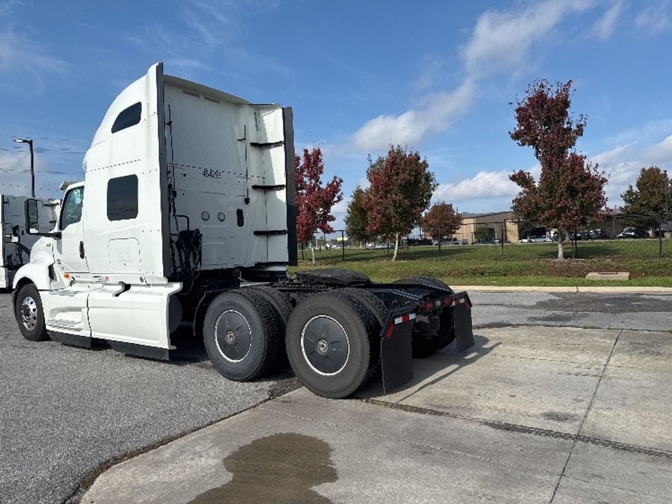 Sleeper Tractor-Heavy Duty Tractors-International-2022-LT625-Chino-CA-406,448\n\t\tmiles-$ 73,000 - Image 5