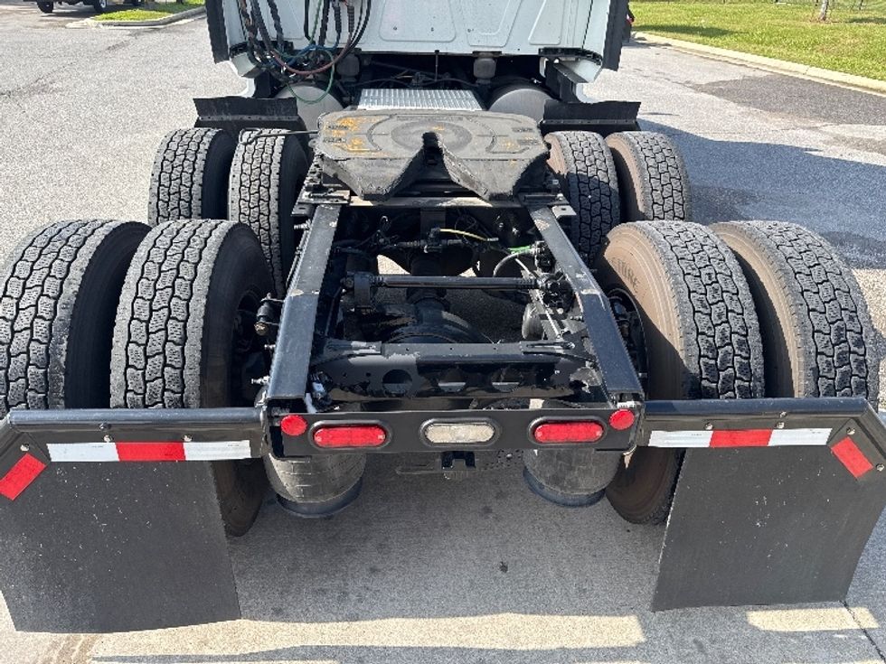 Sleeper Tractor-Heavy Duty Tractors-International-2022-LT625-Chino-CA-406,448\n\t\tmiles-$ 73,000 - Image 6