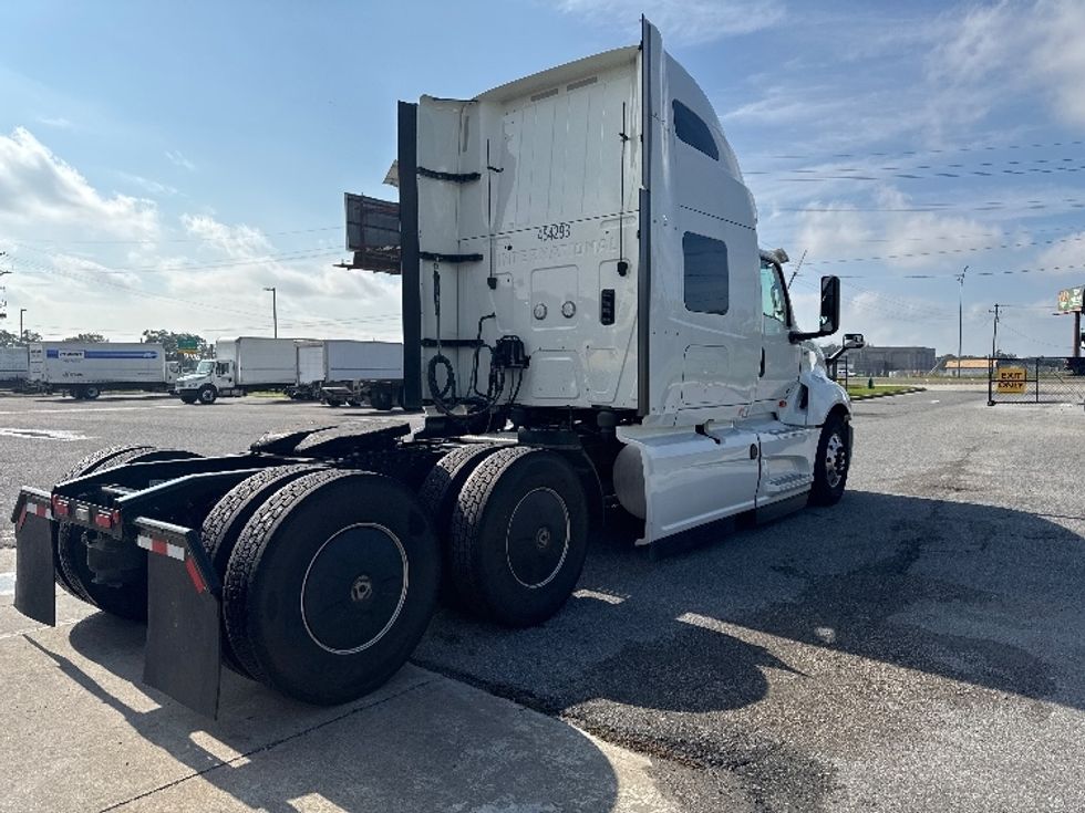 Sleeper Tractor-Heavy Duty Tractors-International-2022-LT625-Chino-CA-406,448\n\t\tmiles-$ 73,000 - Image 7