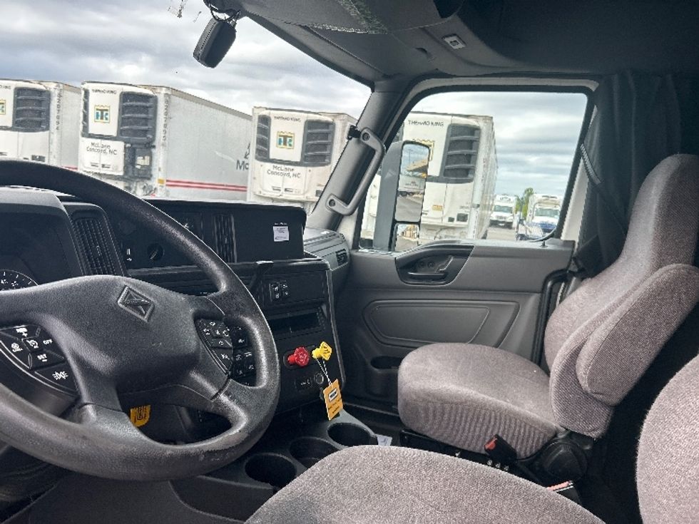 Sleeper Tractor-Heavy Duty Tractors-International-2022-LT625-Concord-NC-326,659\n\t\tmiles-$ 70,750 - Image 10