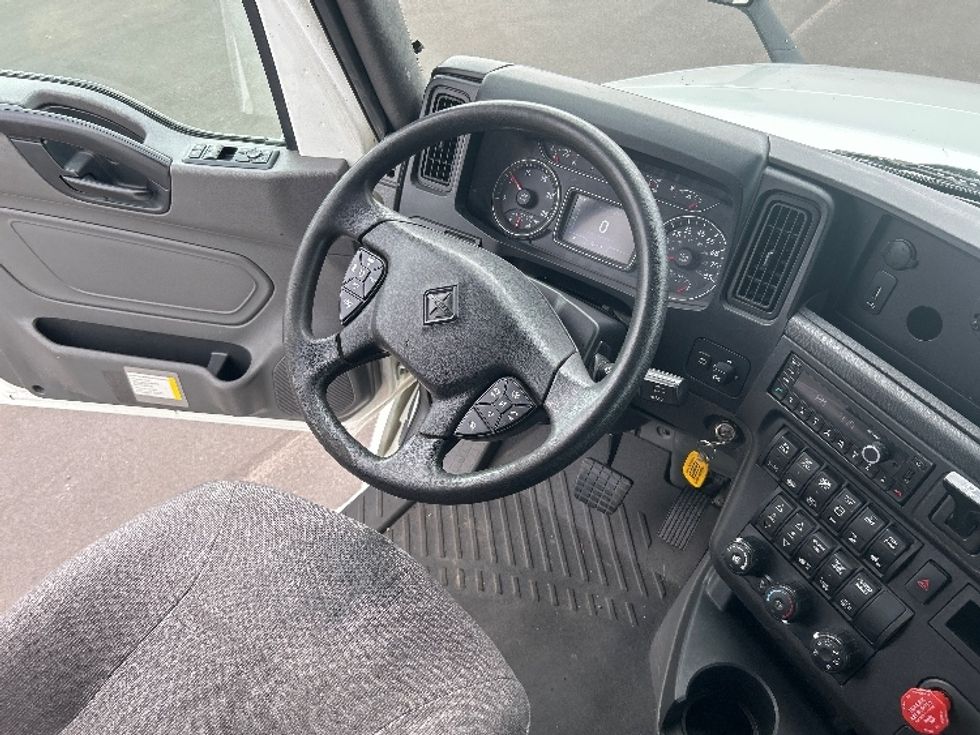 Sleeper Tractor-Heavy Duty Tractors-International-2022-LT625-Concord-NC-326,659\n\t\tmiles-$ 70,750 - Image 11