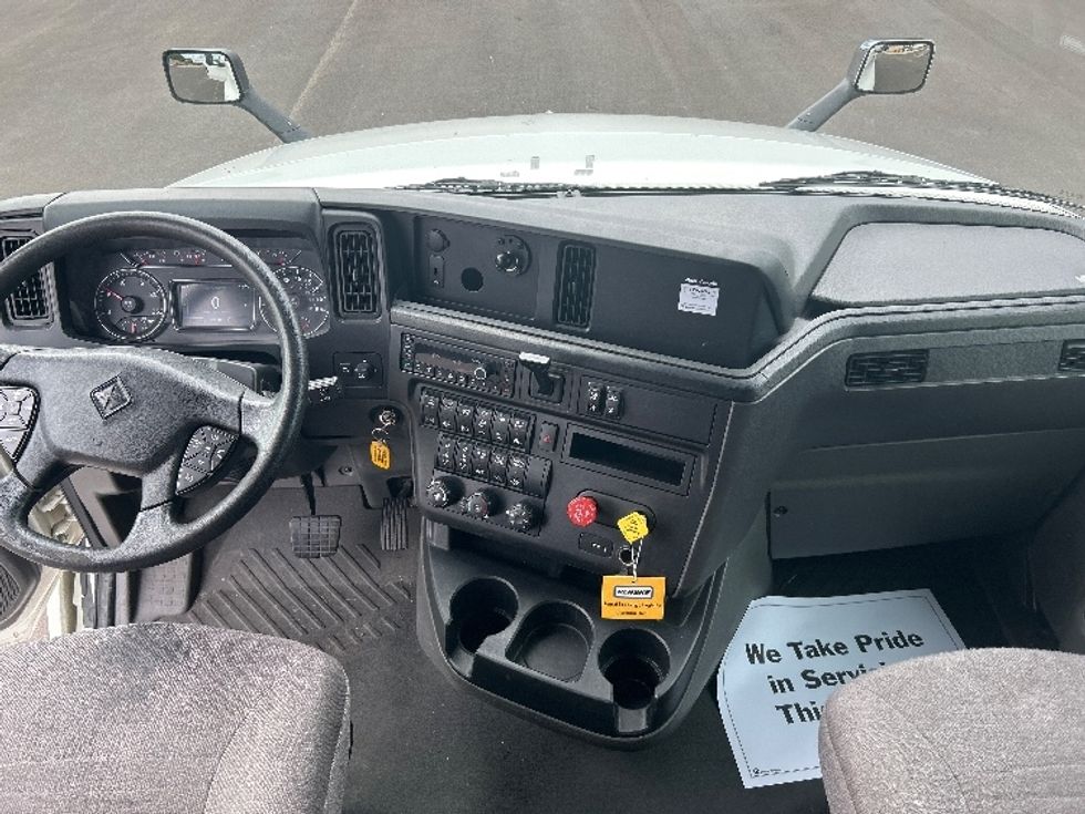 Sleeper Tractor-Heavy Duty Tractors-International-2022-LT625-Concord-NC-326,659\n\t\tmiles-$ 70,750 - Image 12